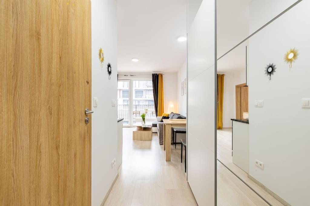 Cityscape Oasis: Active Studio Heaven บราติสลาวา ภายนอก รูปภาพ